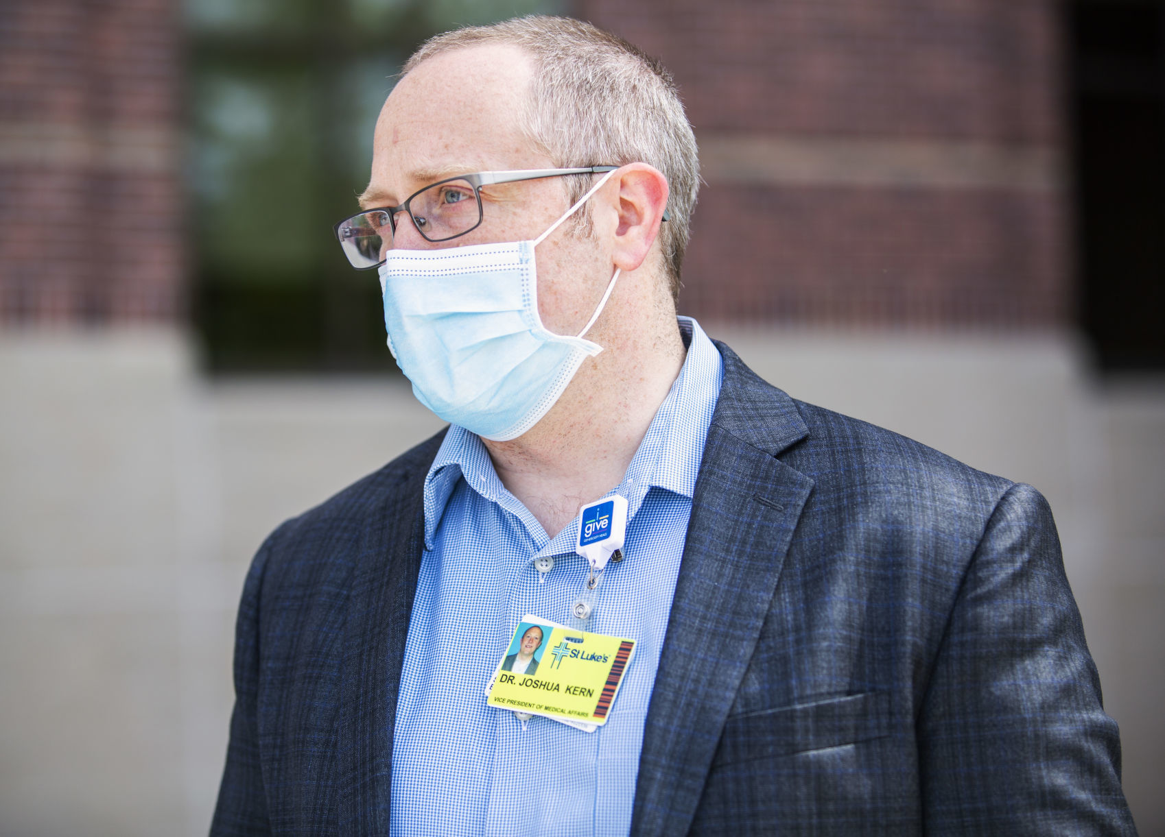 Hospital staff show solidarity with moment of silence
